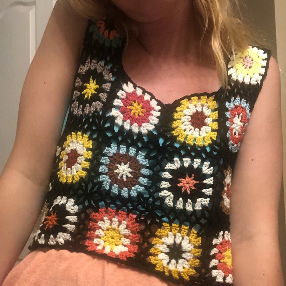 crocheted top - Picture 2 of 2